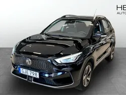 Svart (black) Begagnad 2022 MG ZS Comfort Sedan | 239 900 kr (Superpris)