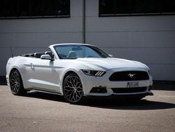 Vit Begagnad 2017 Ford Mustang Convertible Cab | 239 900 kr (Marknadspris)