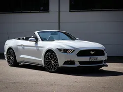 Vit Begagnad 2017 Ford Mustang Convertible Cab | 239 900 kr (Superpris)