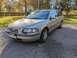 Brun Begagnad 2004 Volvo V70 Kombi | 19 900 kr (Marknadspris)
