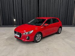 Röd Begagnad 2017 Hyundai i30 Comfort Halvkombi | 134 900 kr (Marknadspris)