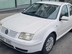Vit Begagnad 2000 VW Bora Trendline Sedan | 23 000 kr