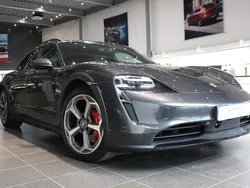 Mörkgrå Begagnad 2021 Porsche Taycan 4S Cross Turismo Sedan | 795 000 kr (Marknadspris)