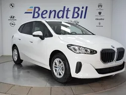 Vit Ny 2024 BMW 225 M Sport Halvkombi | 479 500 kr (Marknadspris)