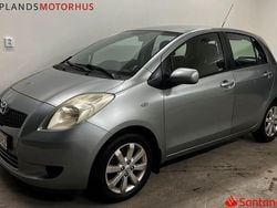Grå Begagnad 2005 Toyota Yaris Halvkombi | 32 900 kr (Dyr)