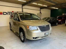 Gul Begagnad 2010 Chrysler Town & Country Minibuss | 119 500 kr (Marknadspris)
