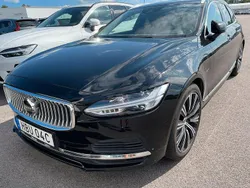 Svart Begagnad 2021 Volvo V90 Inscription Kombi | 379 000 kr (Marknadspris)