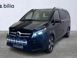 Svart Begagnad 2023 Mercedes V300 Avantgarde Minibuss | 619 900 kr (Superpris)