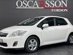 Vit Begagnad 2011 Toyota Auris Hybrid Plus Halvkombi | 119 900 kr (Marknadspris)