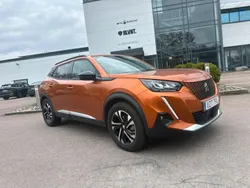 Orange Begagnad 2022 Peugeot e-2008 Allure SUV | 179 900 kr (Bra pris)