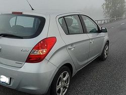 Silver Begagnad 2009 Hyundai i20 Premium Halvkombi | 26 000 kr (Marknadspris)