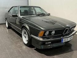 Mörkgrön Begagnad 1985 BMW 635 Sportkupé | 695 000 kr