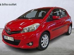 Röd Begagnad 2012 Toyota Yaris Halvkombi | 119 900 kr (Marknadspris)