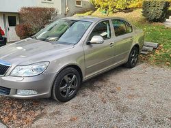 Ljusbrun Begagnad 2010 Skoda Octavia Elegance Halvkombi | 49 900 kr (Marknadspris)