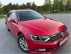 Röd Begagnad 2016 VW Passat Kombi | 112 900 kr (Marknadspris)