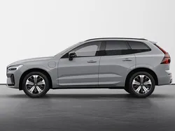 Grå Ny 2024 Volvo XC60 Plus SUV | 609 900 kr (Marknadspris)