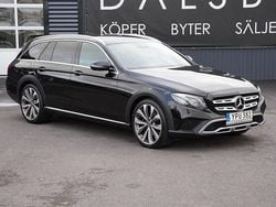 Svart (obsidiansvartmetallic) Begagnad 2019 Mercedes E220 Kombi | 279 000 kr (Marknadspris)