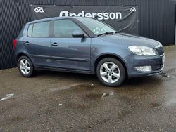 Grå Begagnad 2013 Skoda Fabia Elegance Halvkombi | 49 900 kr (Marknadspris)