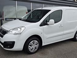 Vit Begagnad 2015 Peugeot Partner Van | 89 900 kr (Dyr)