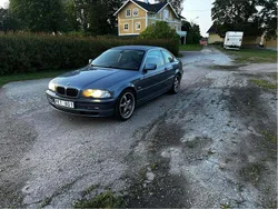 Blå Begagnad 2000 BMW 323 Sportkupé | 35 000 kr