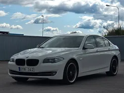 Vit Begagnad 2011 BMW 520 Sedan | 88 900 kr (Lite dyr)