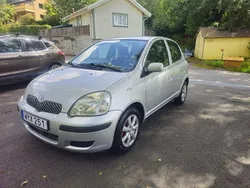 Silver Begagnad 2005 Toyota Yaris Halvkombi | 26 000 kr (Marknadspris)