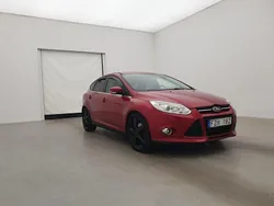 Röd Begagnad 2012 Ford Focus Titanium Halvkombi | 65 000 kr (Marknadspris)