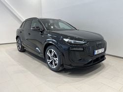 Svart (mytsvart metallic) Ny 2025 Audi Q6 e-tron S-Line SUV | 990 100 kr (Marknadspris)