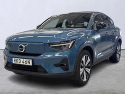 Flerfärgad Begagnad 2022 Volvo EC40 Plus SUV | 359 900 kr (Marknadspris)