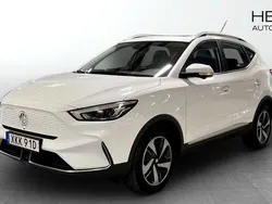 Vit (white) Begagnad 2021 MG ZS Luxury Sedan | 244 900 kr (Bra pris)