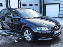 Svart Begagnad 2013 Audi A3 Sportback Attraction Halvkombi | 89 900 kr (Marknadspris)
