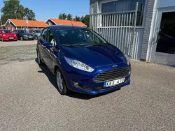 Blå Begagnad 2013 Ford Fiesta Titanium Halvkombi | 79 900 kr (Marknadspris)