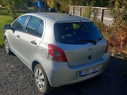 Silver Begagnad 2010 Toyota Yaris Halvkombi | 38 000 kr (Marknadspris)