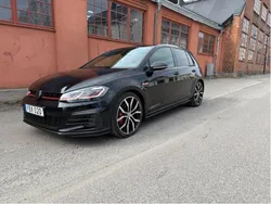 Svart Begagnad 2019 VW Golf VII GTI Halvkombi | 279 000 kr (Marknadspris)