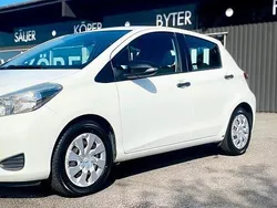 Vit Begagnad 2011 Toyota Yaris Life Halvkombi | 64 900 kr (Marknadspris)