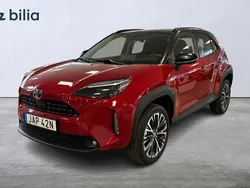 Röd Begagnad 2023 Toyota Yaris Cross Edition SUV | 334 900 kr (Marknadspris)