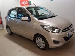 Ljusbrun (brunmetallic) Begagnad 2012 Hyundai i10 Premium Halvkombi | 34 900 kr (Marknadspris)