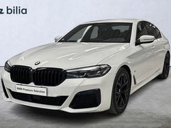 Vit (alpinvit) Begagnad 2021 BMW 520 M Sport Sedan | 394 900 kr (Marknadspris)