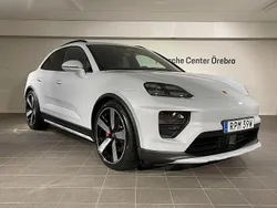 Ljusgrå Begagnad 2024 Porsche Macan SUV | 1 145 000 kr (Bra pris)