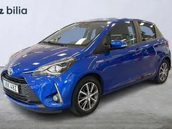 Blå Begagnad 2019 Toyota Yaris Hybrid Halvkombi | 169 900 kr (Bra pris)