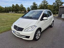 Vit Begagnad 2011 Mercedes A160 Classic Halvkombi | 34 900 kr (Marknadspris)