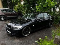 Svart Begagnad 2010 BMW 318 Comfort Edition Sedan | 56 990 kr (Marknadspris)