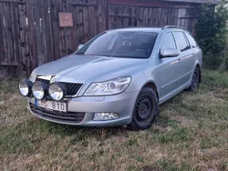 Grön Begagnad 2010 Skoda Octavia Elegance Kombi | 23 500 kr