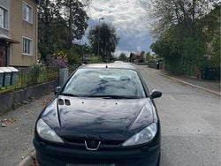 Svart Begagnad 2001 Peugeot 206 | 12 500 kr