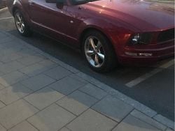Röd Begagnad 2006 Ford Mustang Sportkupé | 125 000 kr (Dyr)