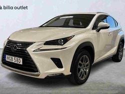 Vit Begagnad 2019 Lexus NX300h SUV | 244 900 kr (Bra pris)