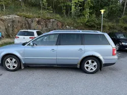 Blå Begagnad 2002 VW Passat Highline Kombi | 14 500 kr (Superpris)