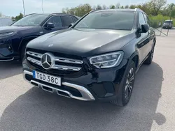 Svart Begagnad 2021 Mercedes GLC300 | 359 000 kr