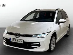 Vit (pure white) Ny 2024 VW Golf VIII Edition Kombi | 289 900 kr (Marknadspris)