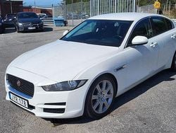 Vit Begagnad 2016 Jaguar XE Sedan | 119 900 kr (Bra pris)